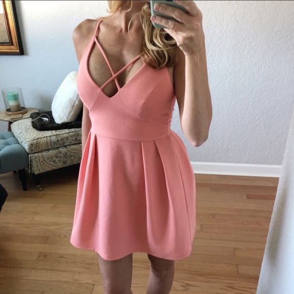 Starling Dresses & Skirts - Starling coral dress